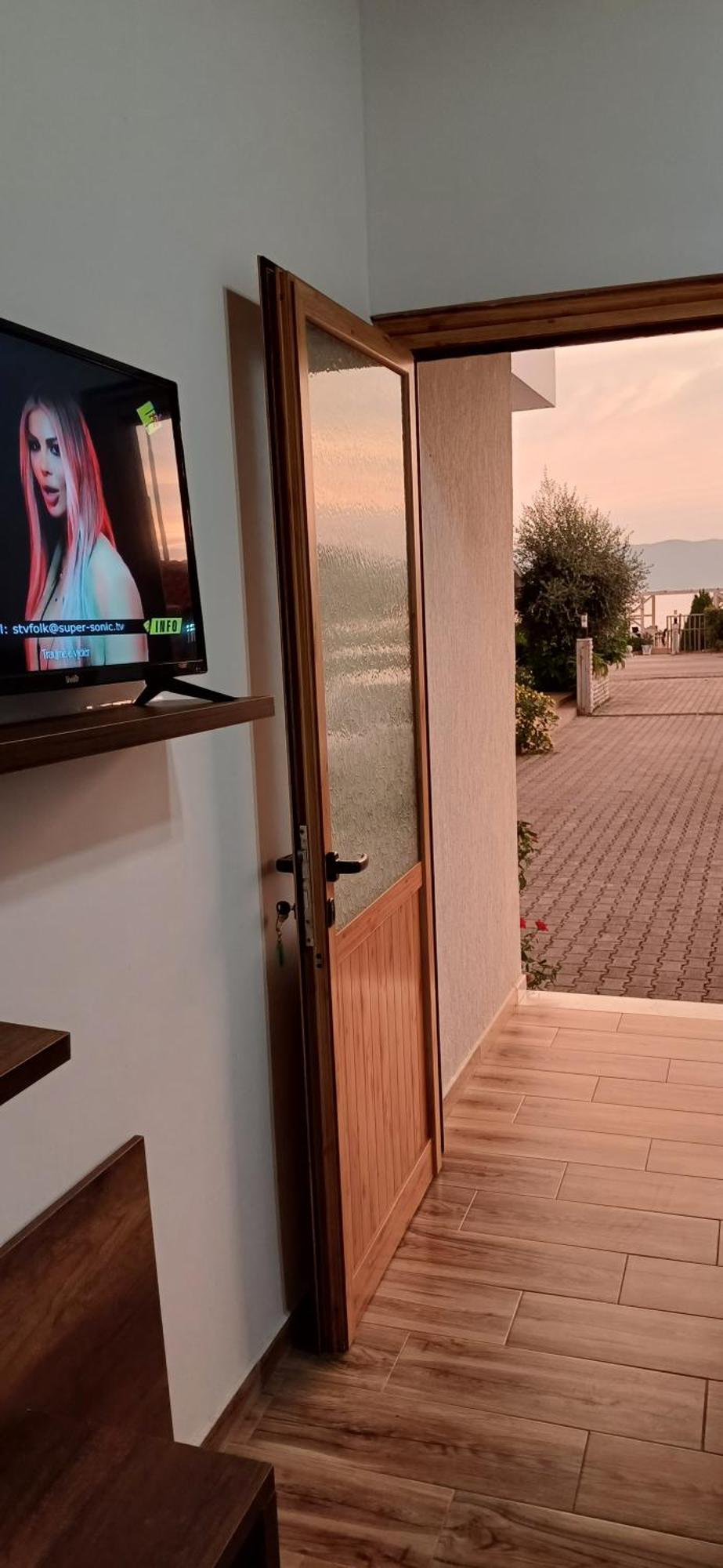 Hotel Lepenica Radhimë Exteriér fotografie